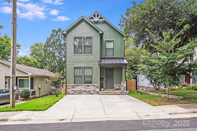 Building Photo - 1613 N McDowell St Rental