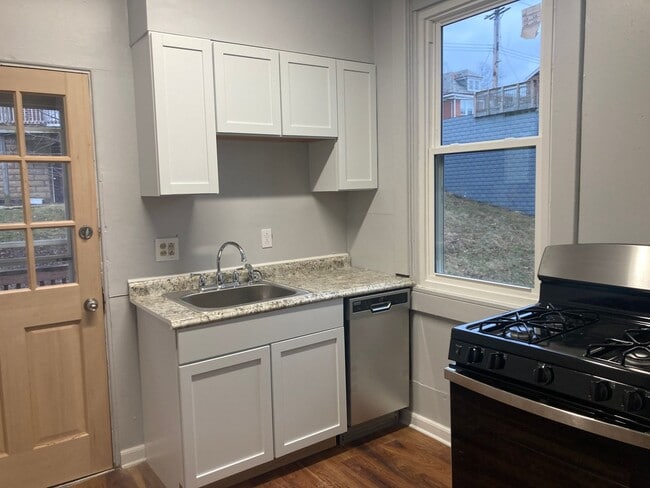 Photo - 4036 Perrysville Ave Apartment