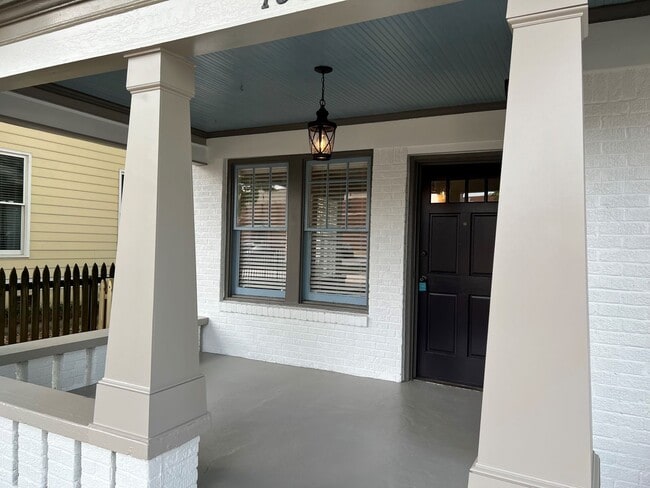 Photo - 1565 Walker Ave