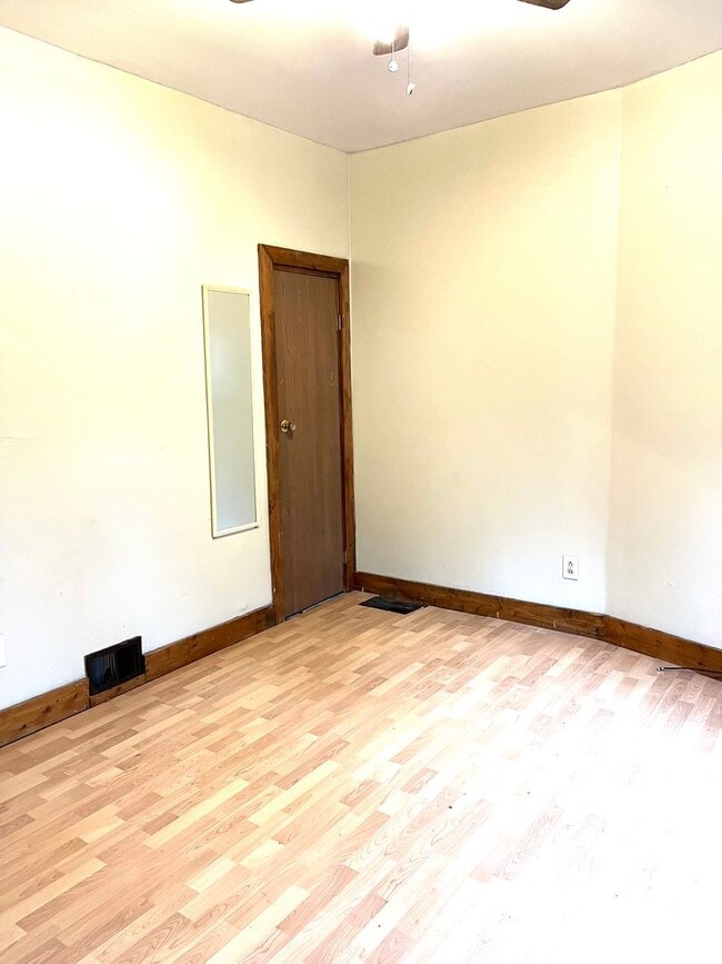 Photo - 145 Parkside Ave Unit Lower