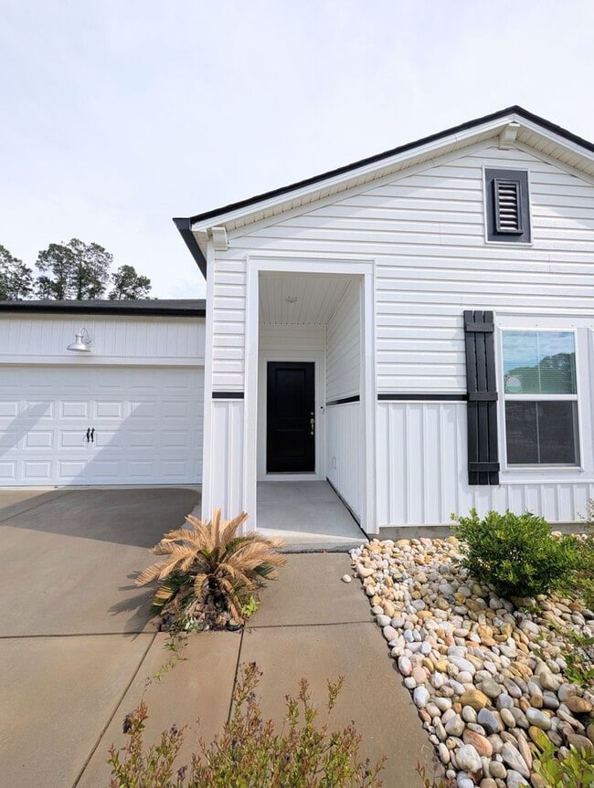 Photo - Charming 3-Bed, 2-Bath Home in Carolina Lakes - Long Term Rental