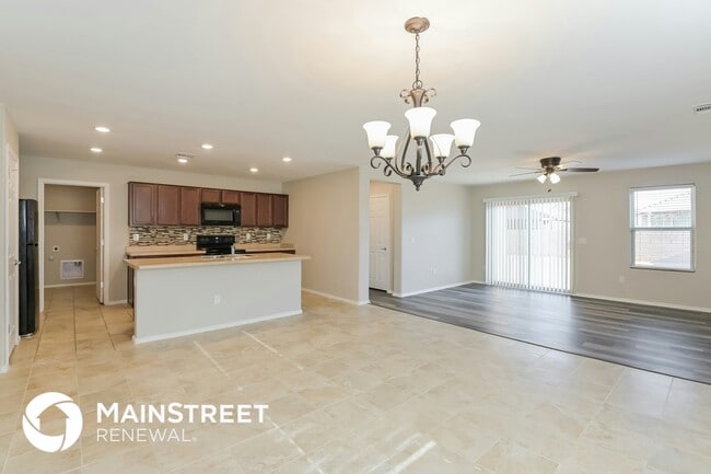 8586 W Magpie Pl