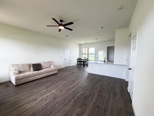 Photo - 138 Blushing Dr