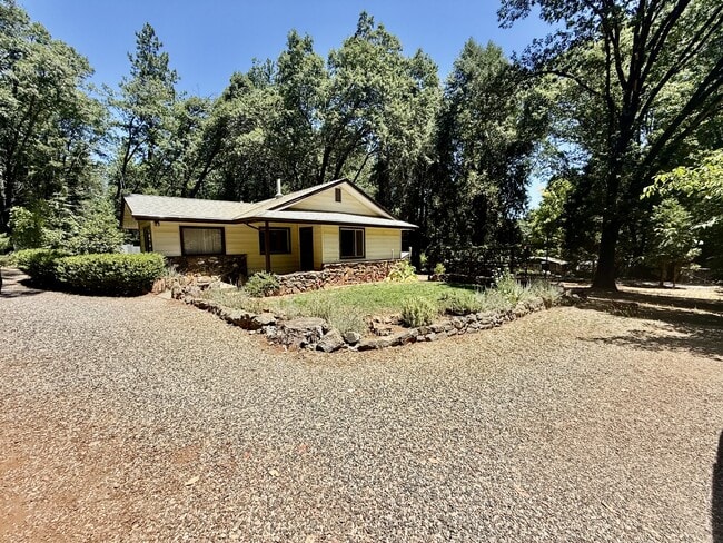 Photo - 15697 Lakewood Ln House