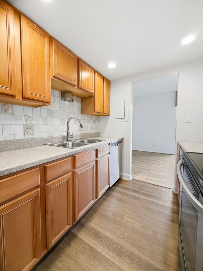 Photo - 6340 Americana Dr Unit 210