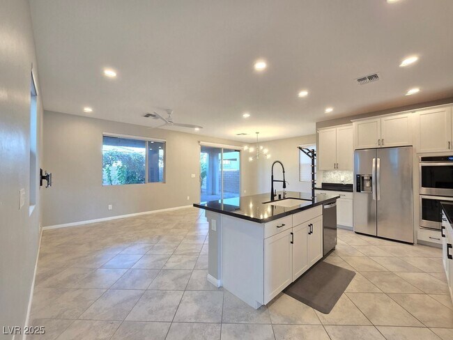 Photo - 4160 Elegant Chateau St