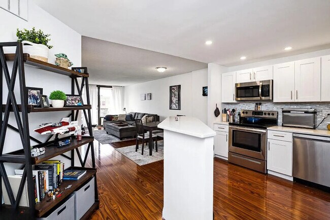 Photo - 241 S 6th St Unidad 510E Rental