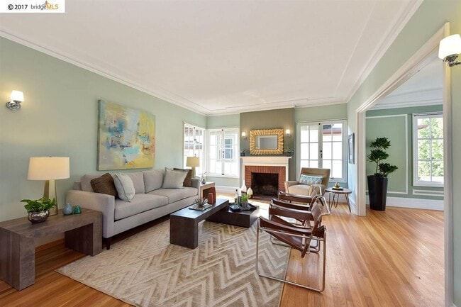 Building Photo - 415 Euclid Ave Unit 4 Rental