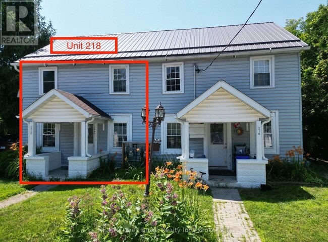 Photo - 218 Denmark St