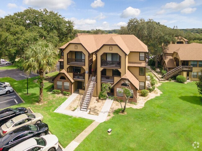 Building Photo - 1/1 Condo in GATED ~ LAKEFRONT community i... Unit 202