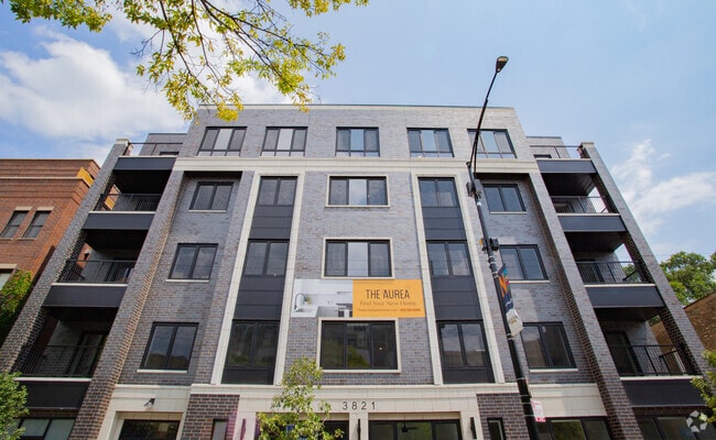 Building Photo - 3821 N Ashland Ave Unit 404 Rental