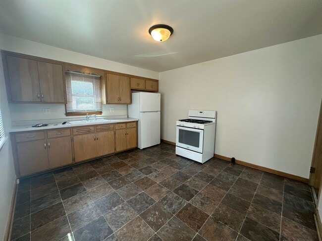 1335-1337 S. 111th Street