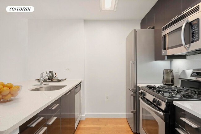 Photo - 41-18 Crescent St