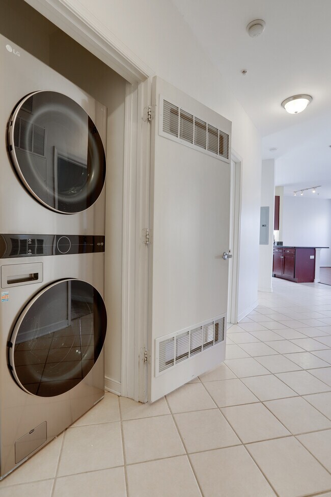 In Unit Washer/Dryer - 8045 Newell St Unit 107