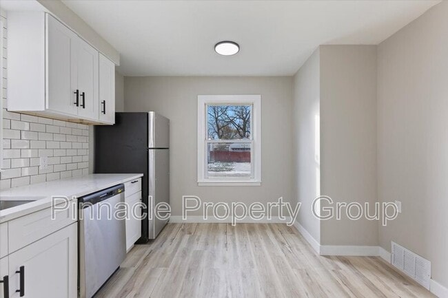 Photo - 407 E Hayes Ave