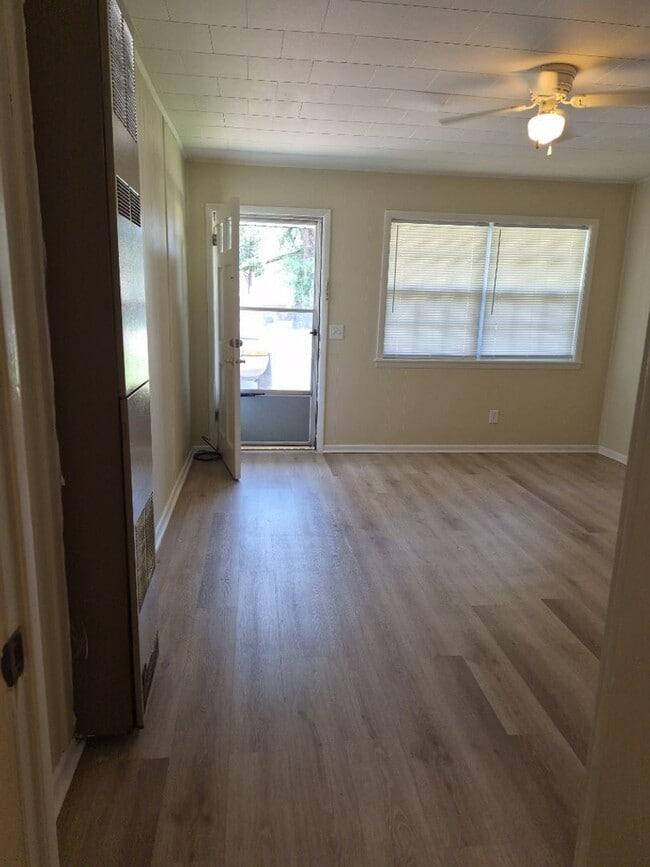 Photo - Bailey Apartments Unit 10