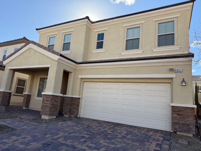 Building Photo - 4bedroom 3 bath 3 car garage