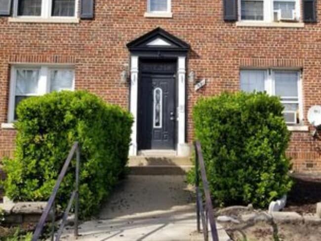 Street View - 1826 C St SE Unit 1