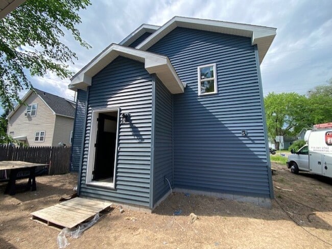 Building Photo - 1111 High St