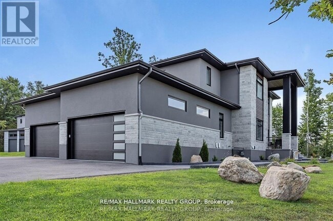 Photo - 595 Shoreway Dr