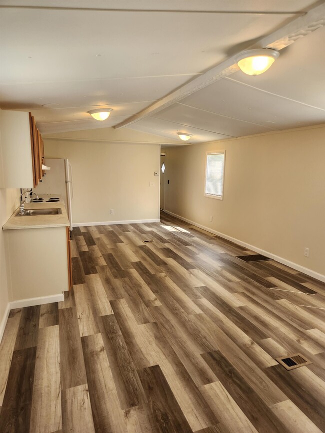 Building Photo - 309 Becky Ln Rental