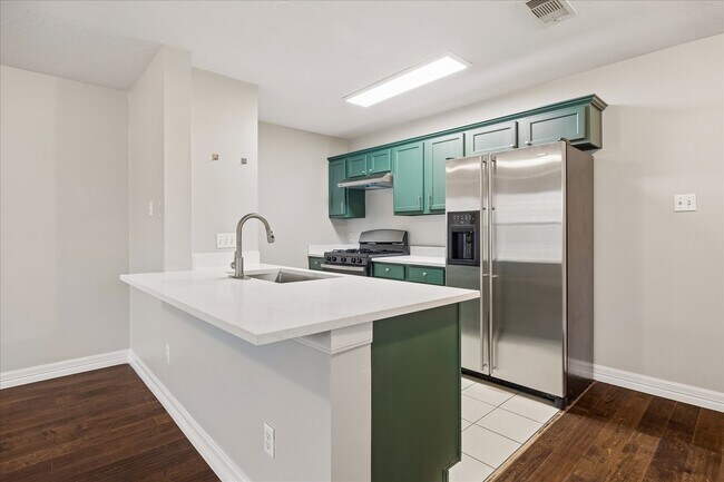 Photo - 1510 Robin St