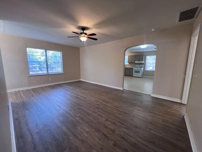 Building Photo - 219 NW 3rd Ave Unit B Rental