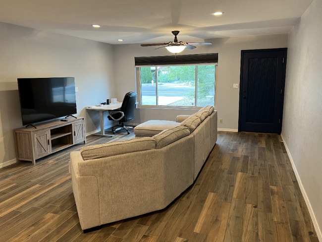 Photo - 1324 W 13th St