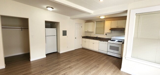 Photo - Great Inner Sunset Studio For Rent Unit #B