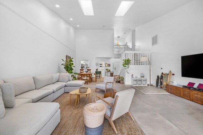 4117 W Palm Aire Dr Unit B2