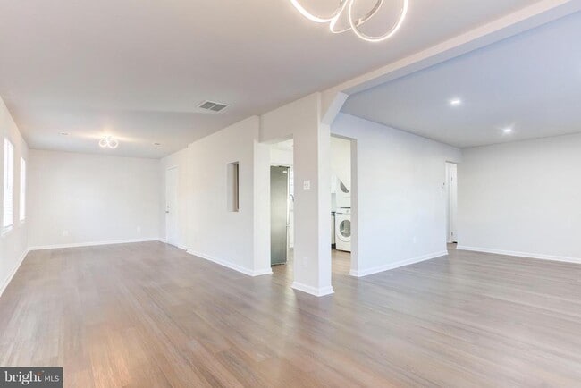 Photo - 187 Scott Dr