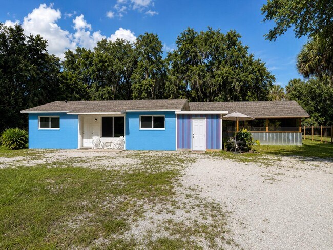 Photo - 8012 US-1