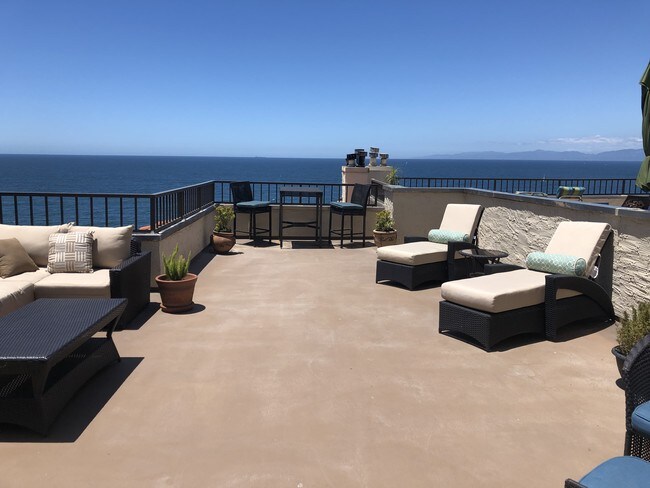 Large private balcony - 555 Esplanade Unit 517