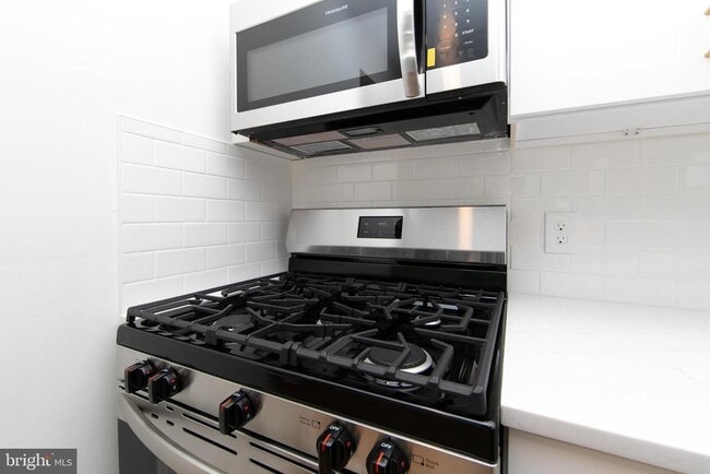 Photo - 32 Willis Ave