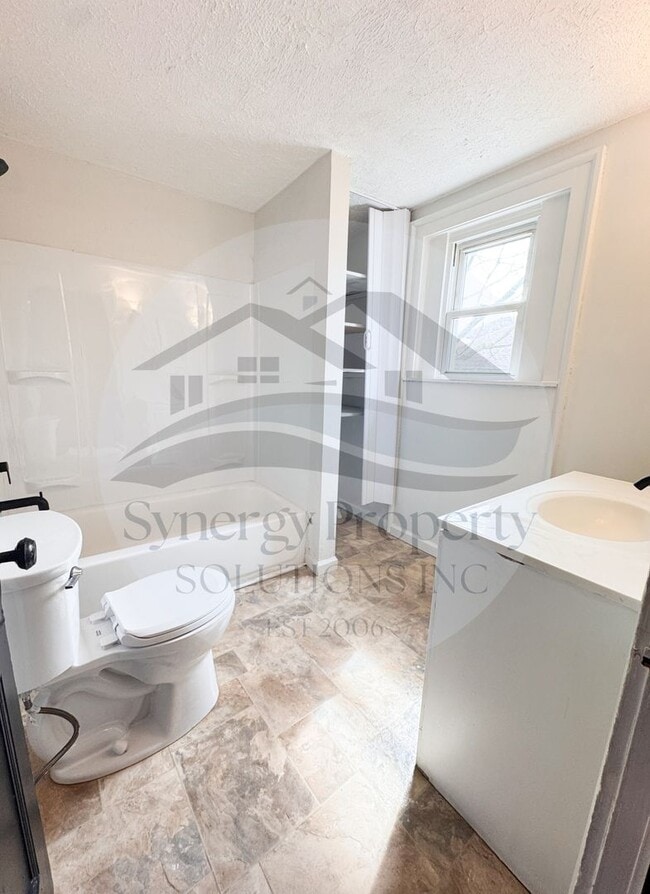 Building Photo - Rental Available