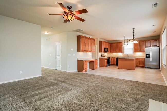 Photo - 360 Stobhill Ln