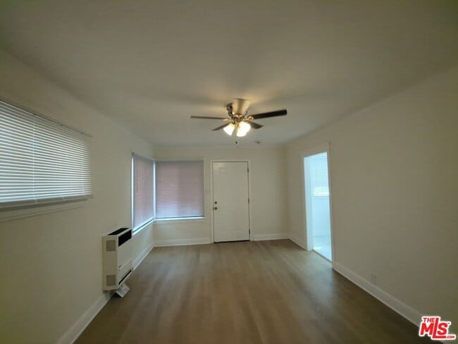 Photo - 4215 S Budlong Ave