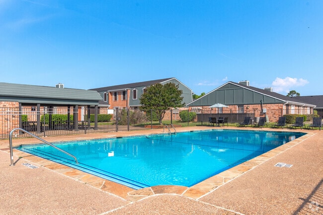Building Photo - ReNew Towne Oaks Rental