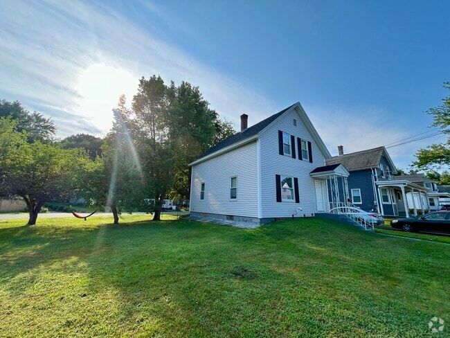 Building Photo - 203 Hall St Rental