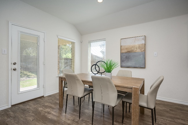 Photo - 3108 Dominion St