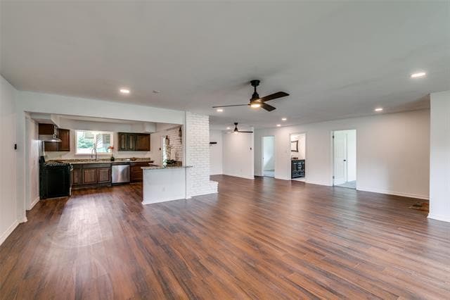 Photo - 977 Green Castle Dr