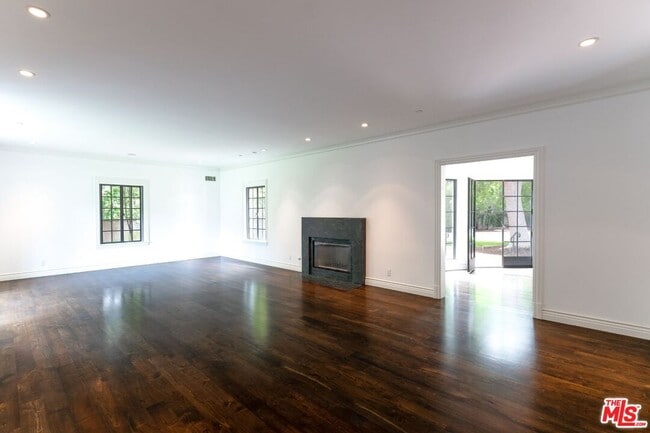 Photo - 1115 N Beverly Dr