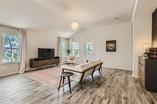 Photo - 21501 Stampede Trail