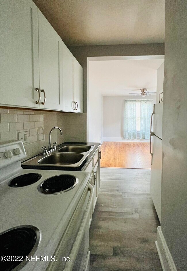 Photo - 2322 Herschel St Unit 3