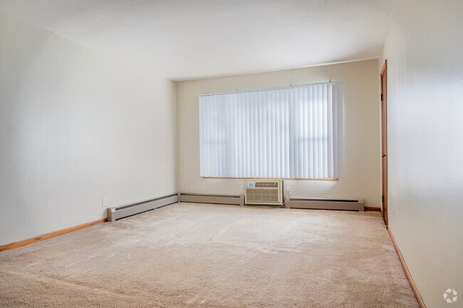 2BR, 1BA - 750SF - Living Room
