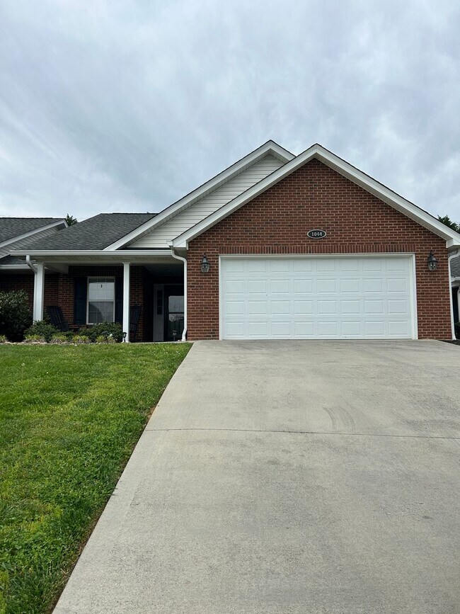 1044 Patriot Landing Dr, Dandridge, TN 37725 - 1044 Patriot Landing Dr, Dandridge, TN 37725 Condo