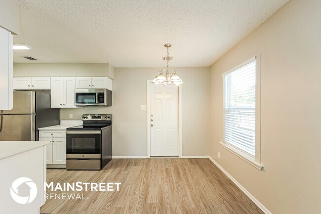 Photo - 9387 Valley Bend