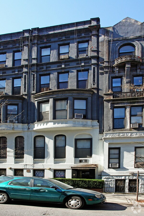 Photo - 30 W 83rd St