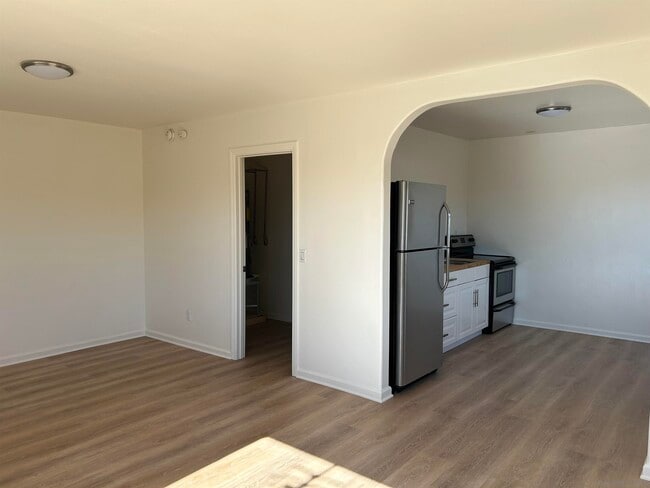 Photo - 1038 S Coast Hwy 101 Unidad D