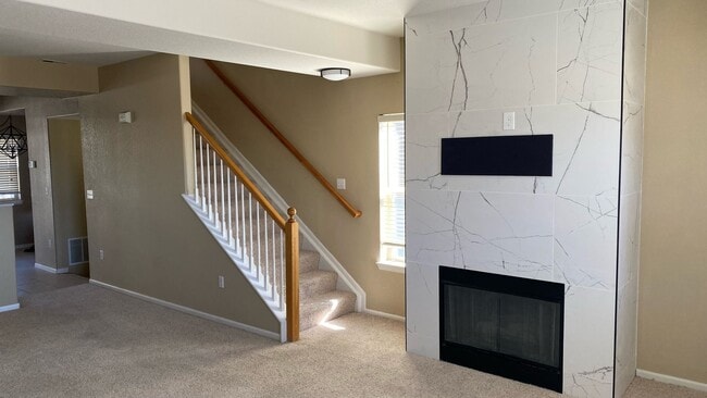 Photo - Large 2 Bedroom 2 Bath Townhome in Sterlin...